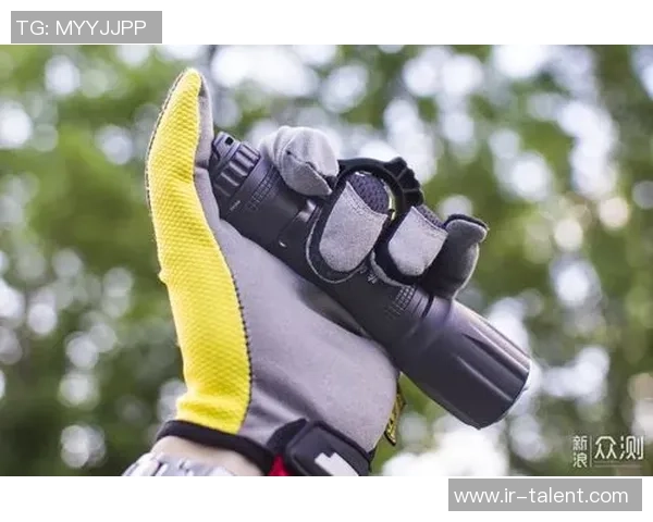 网球运动发展历程与技术演变分析：从经典发球到现代战术创新